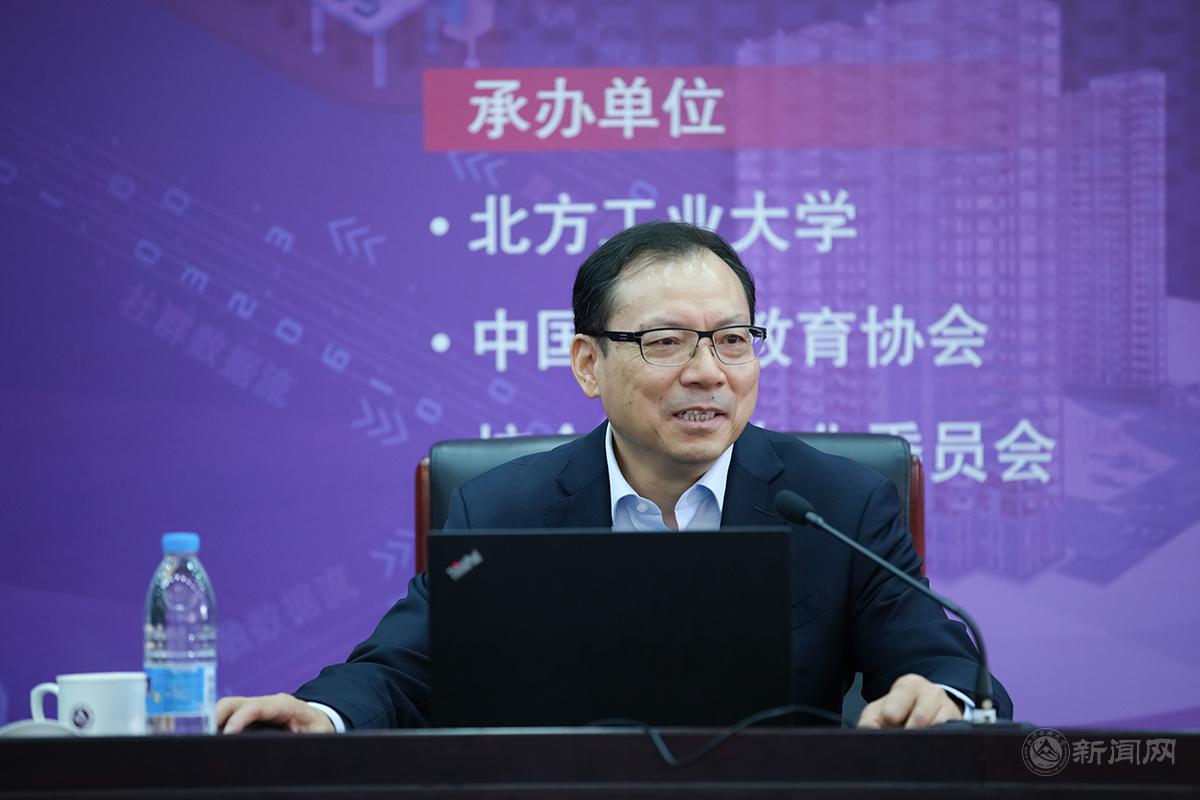 新闻04--三一集团总裁唐修国先生.jpg 新闻04--三一集团总裁唐修国先生.jpg